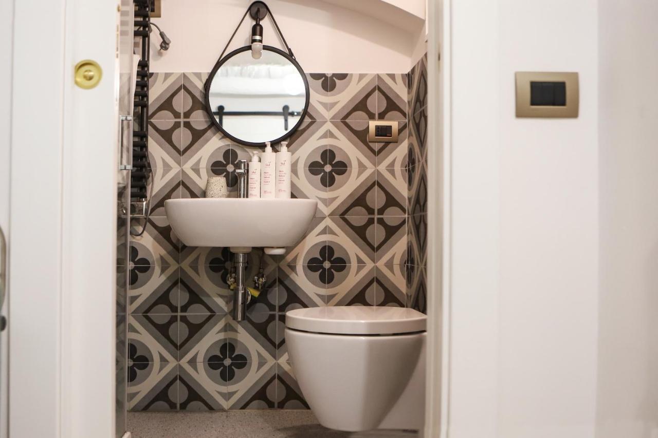 Pizzofalcone Studio By Wonderful Italy Apartment Napoli Bagian luar foto